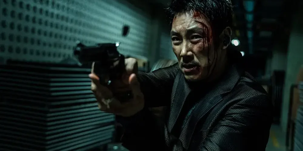 Believer 2018 Korean crime thriller scene featuring detective and informant