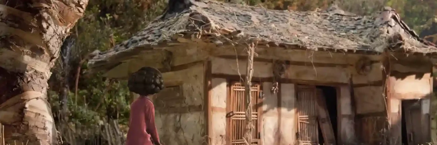 Scene from Mom (2010) by Jang Wooksang depicting maternal caregiving and social isolation in a Korean short film